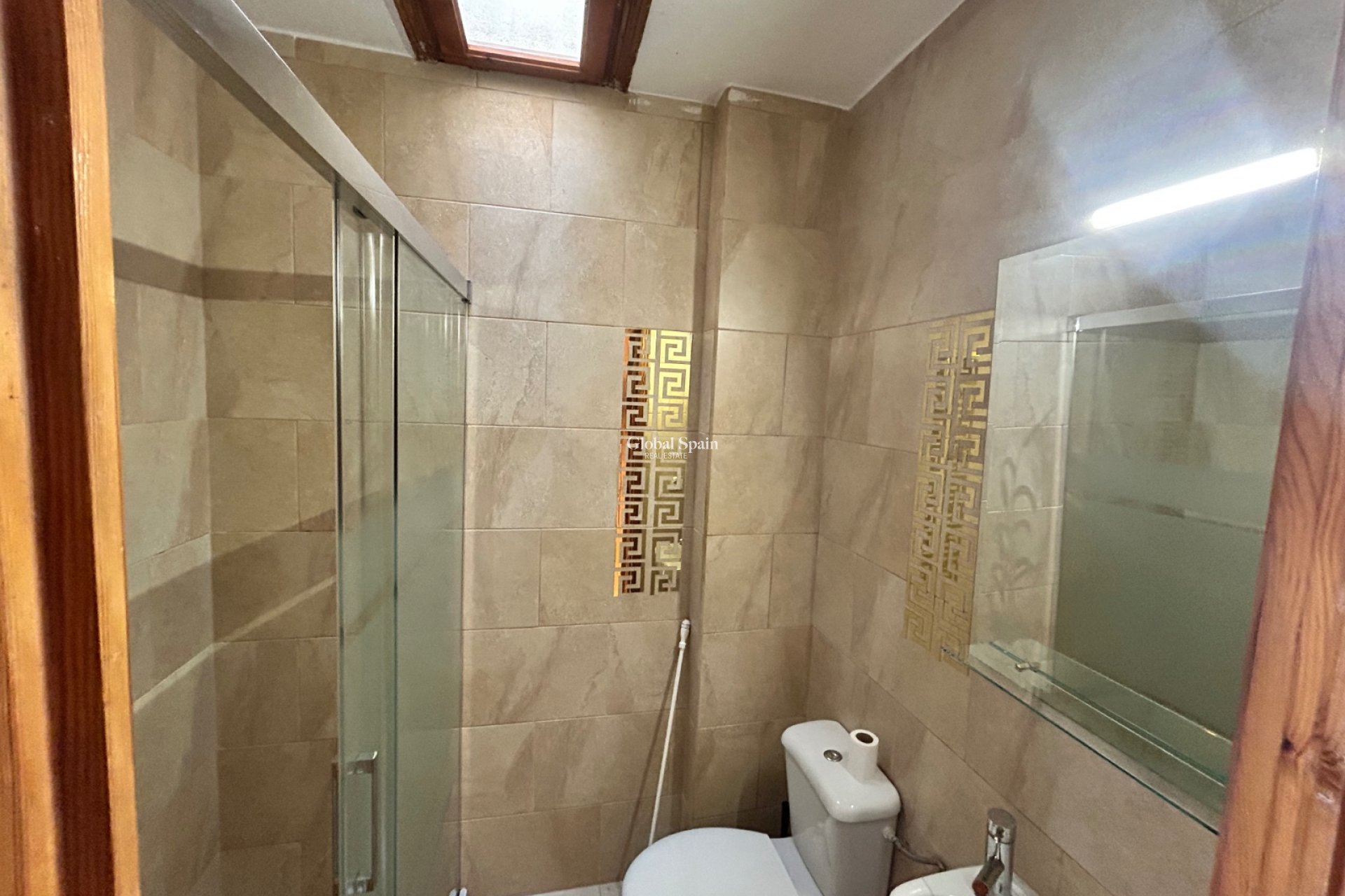 Resale - HOUSE -
EL CHAPARRAL - Inland