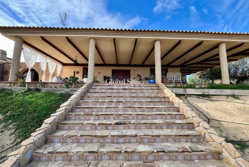 Resale - HOUSE -
EL ESPARRAGAL - Inland