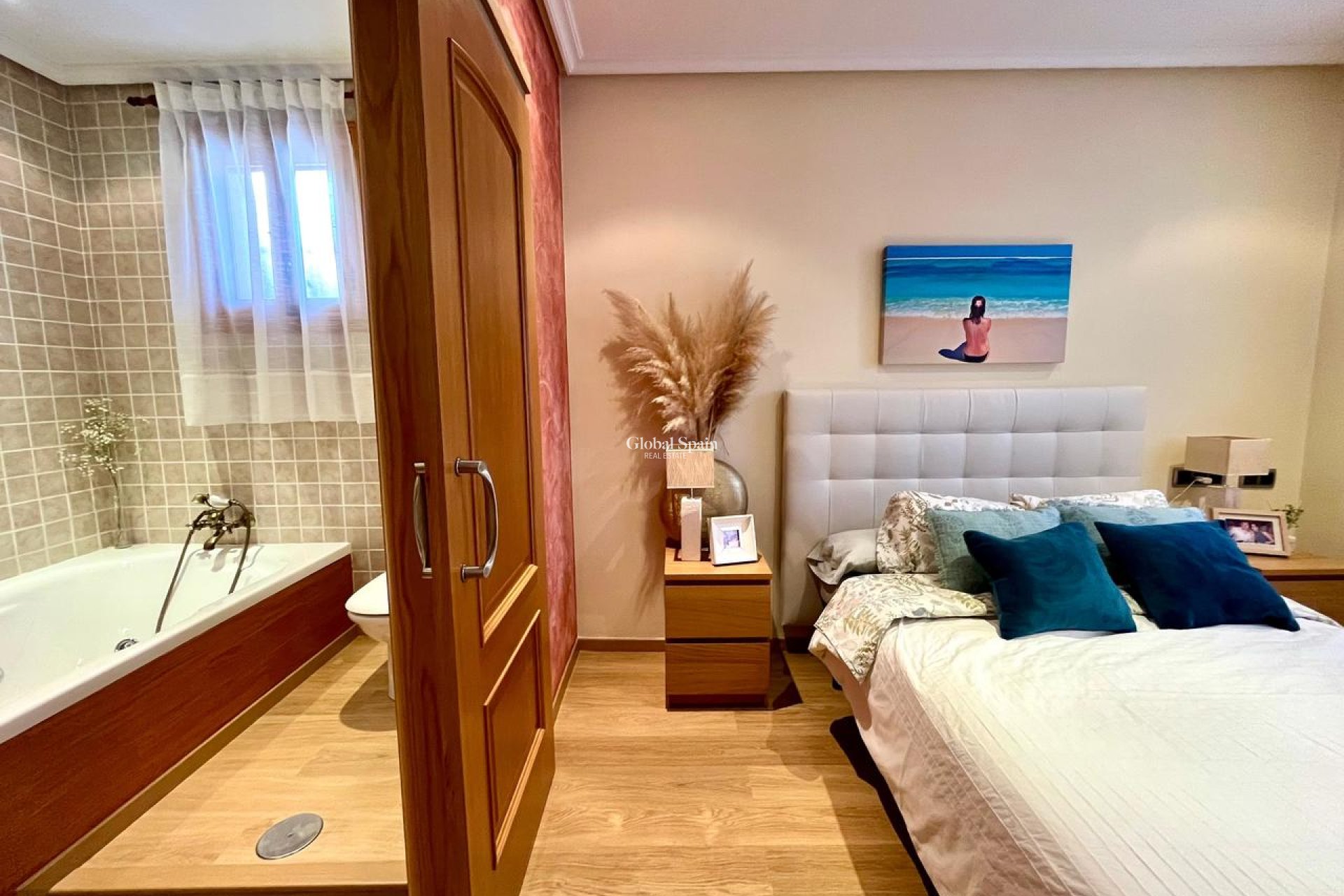 Resale - HOUSE -
EL ESPARRAGAL - Inland