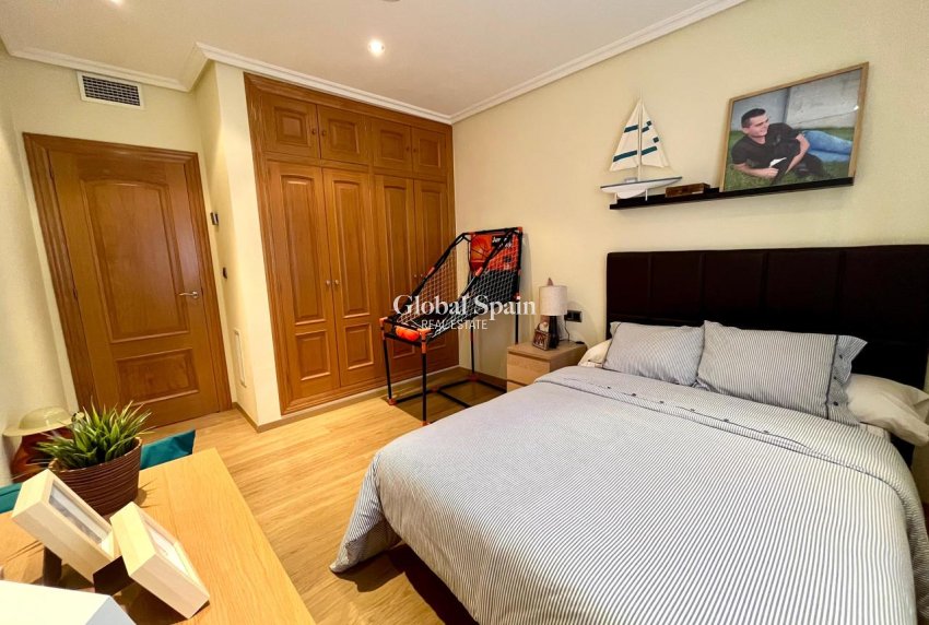 Resale - HOUSE -
EL ESPARRAGAL - Inland