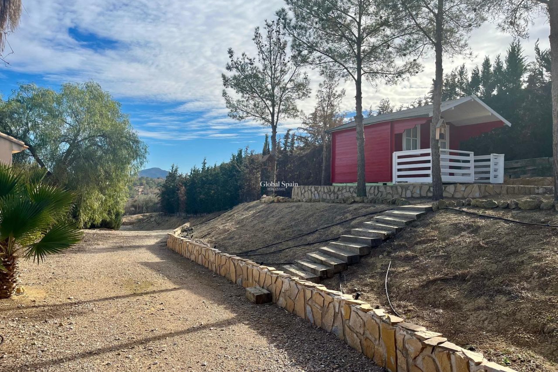 Resale - HOUSE -
EL ESPARRAGAL - Inland