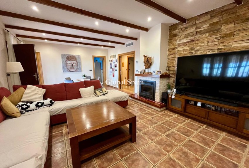 Resale - HOUSE -
EL ESPARRAGAL - Inland