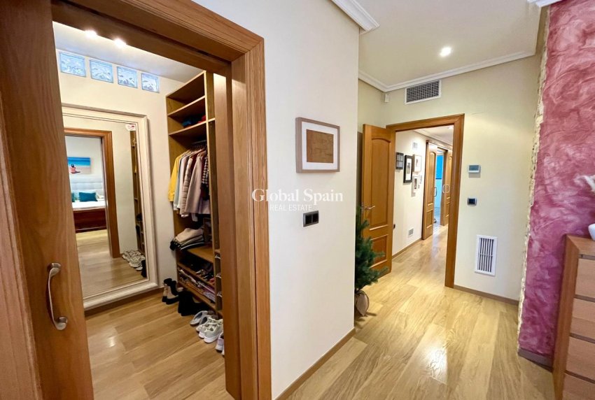 Resale - HOUSE -
EL ESPARRAGAL - Inland