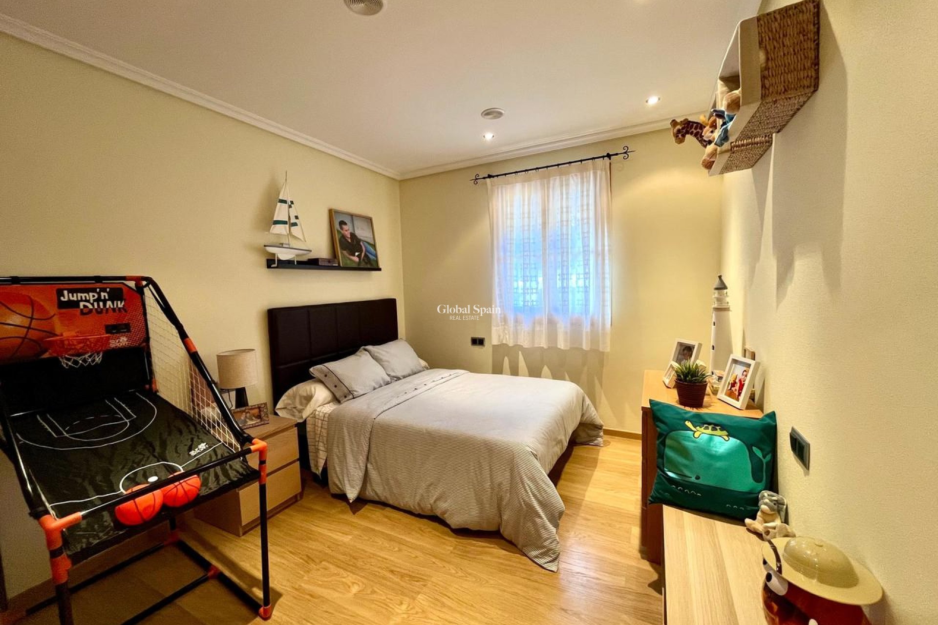 Resale - HOUSE -
EL ESPARRAGAL - Inland