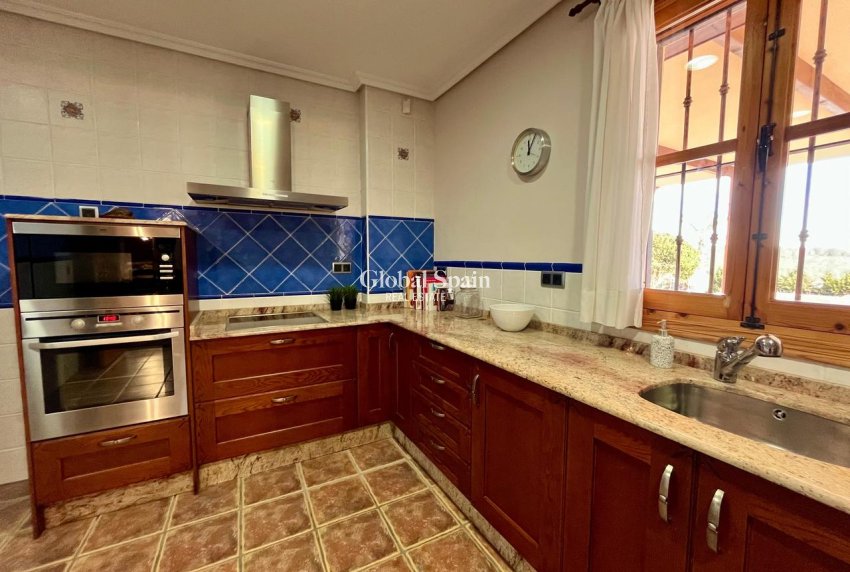 Resale - HOUSE -
EL ESPARRAGAL - Inland