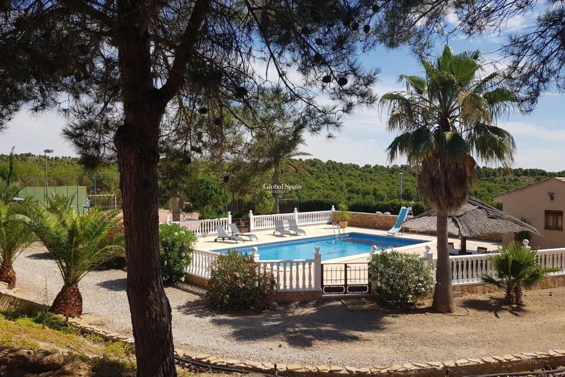 Resale - HOUSE -
EL ESPARRAGAL - Inland