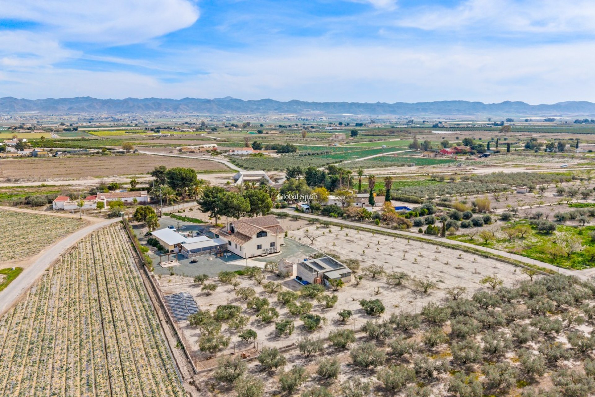 Resale - HOUSE -
EL ESPARRAGAL - Inland