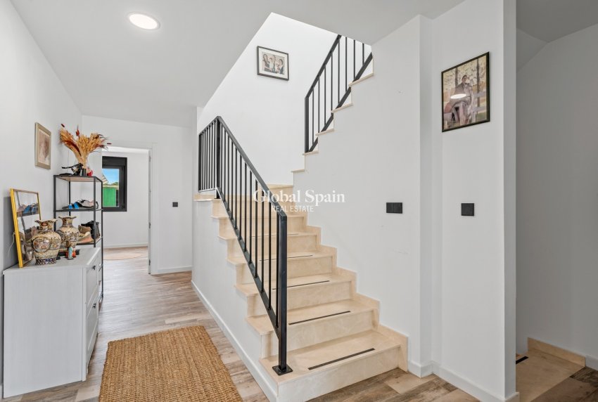 Resale - HOUSE -
EL ESPARRAGAL - Inland