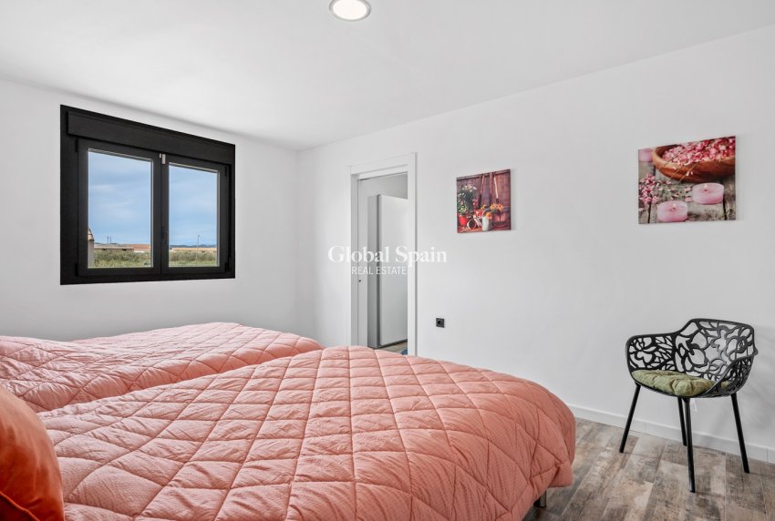 Resale - HOUSE -
EL ESPARRAGAL - Inland