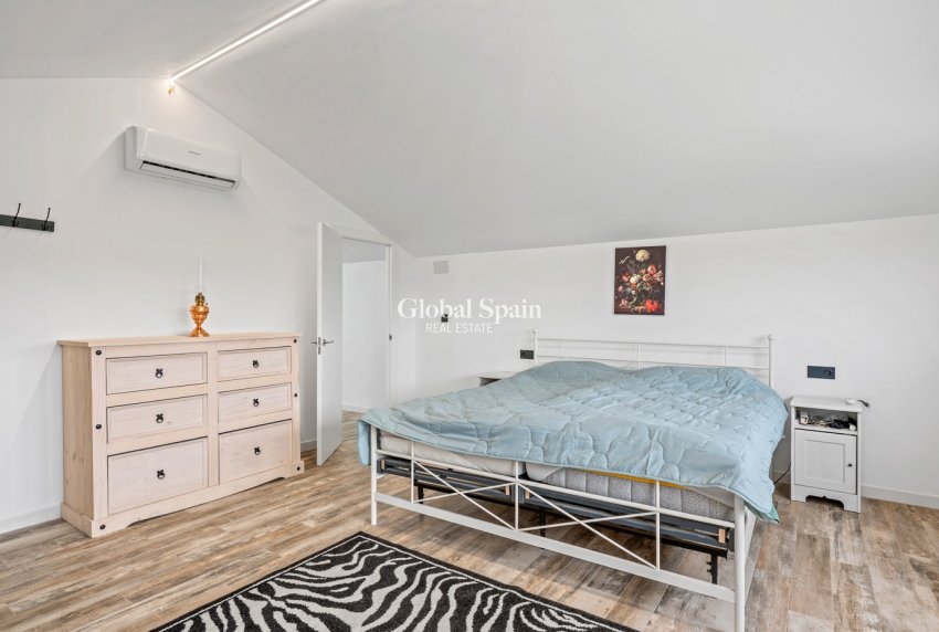 Resale - HOUSE -
EL ESPARRAGAL - Inland