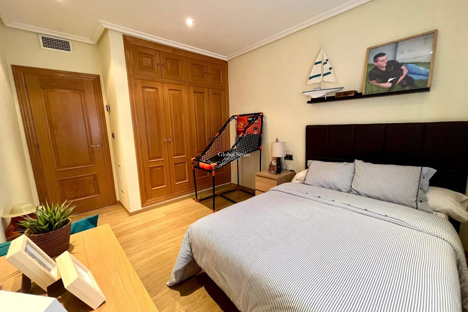 Resale - HOUSE -
EL ESPARRAGAL - Inland