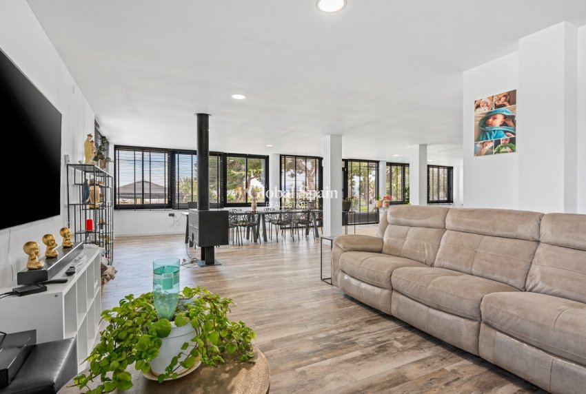 Resale - HOUSE -
EL ESPARRAGAL - Inland