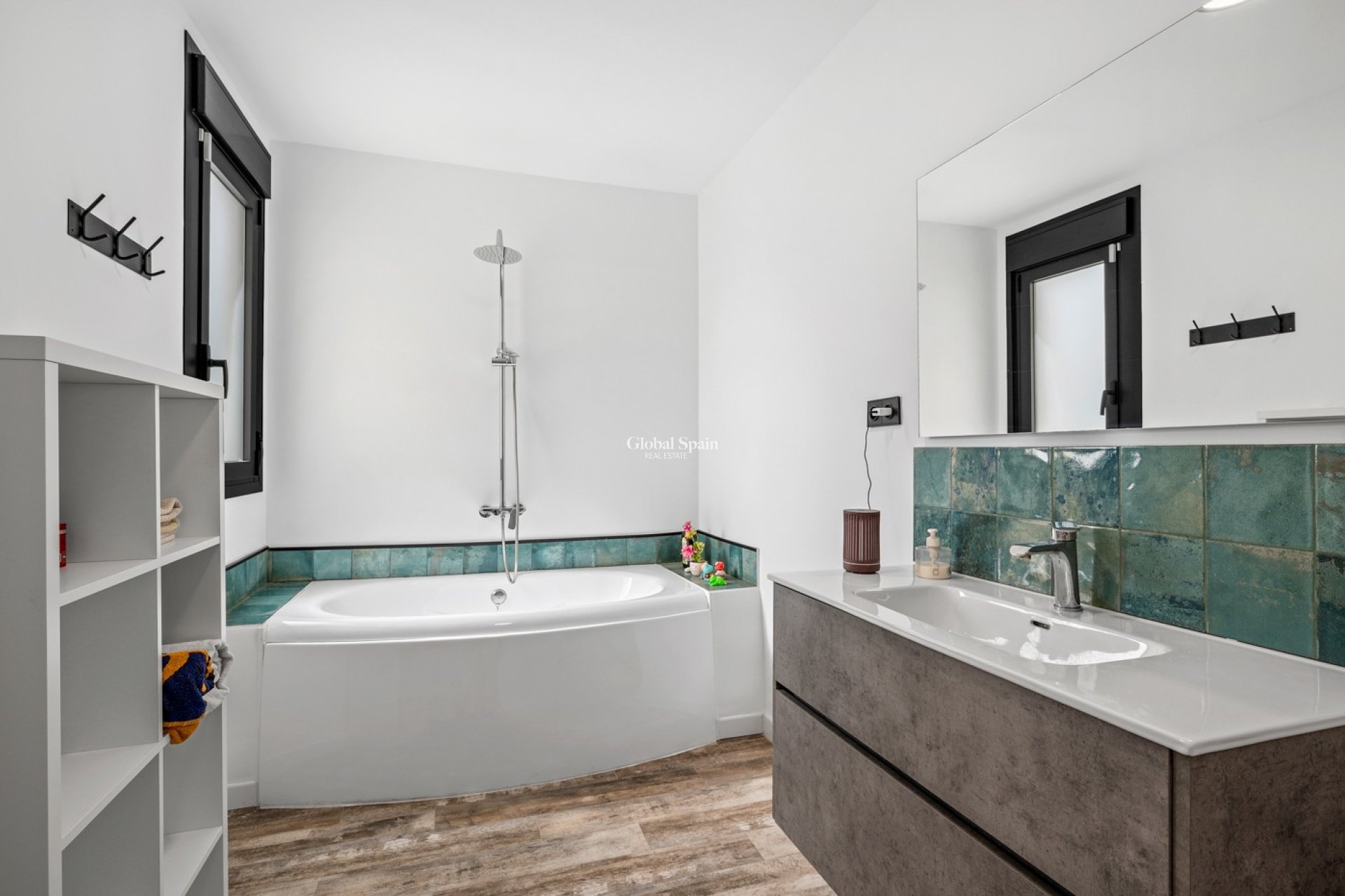 Resale - HOUSE -
EL ESPARRAGAL - Inland