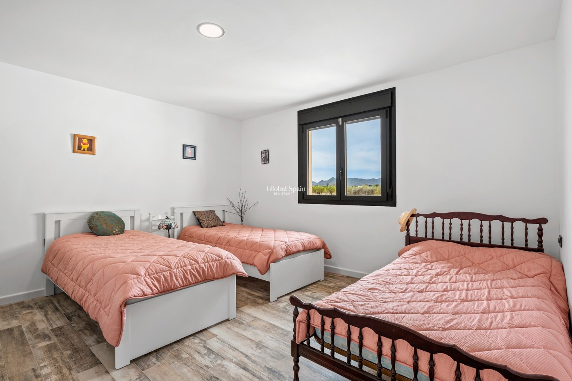 Resale - HOUSE -
EL ESPARRAGAL - Inland