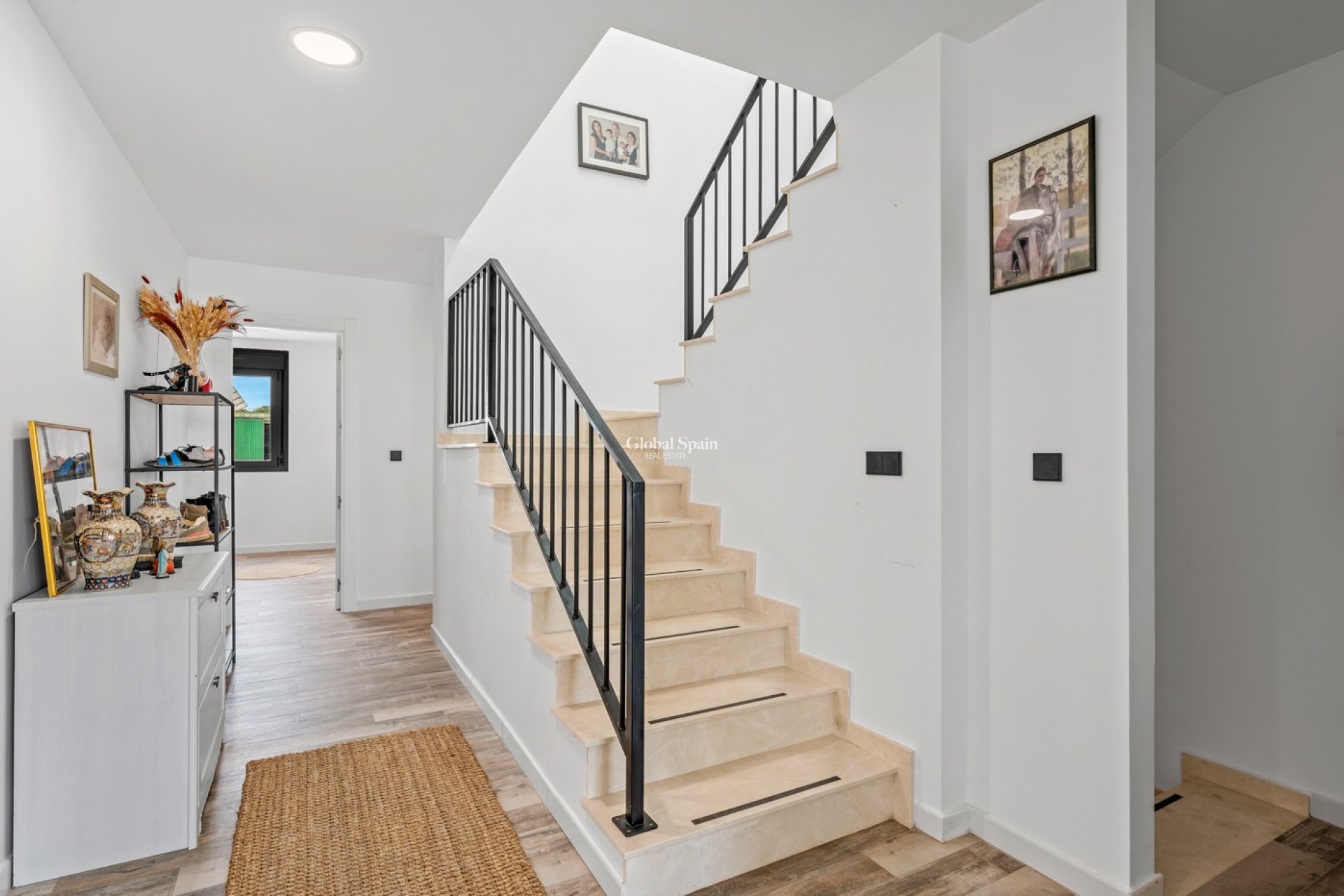 Resale - HOUSE -
EL ESPARRAGAL - Inland