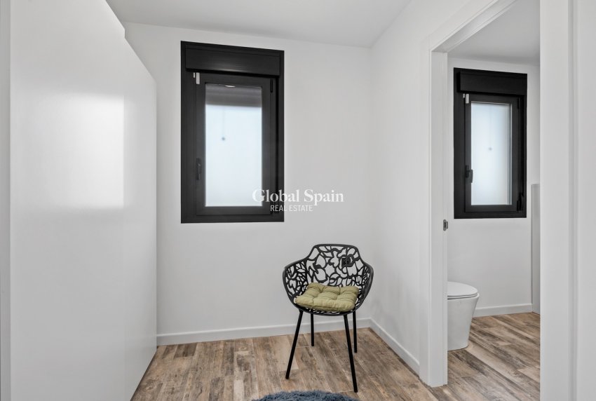 Resale - HOUSE -
EL ESPARRAGAL - Inland