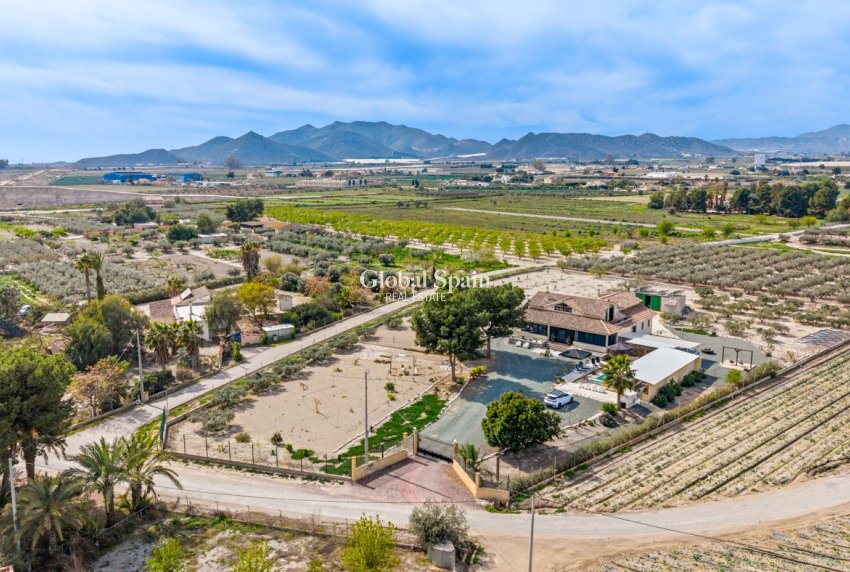 Resale - HOUSE -
EL ESPARRAGAL - Inland