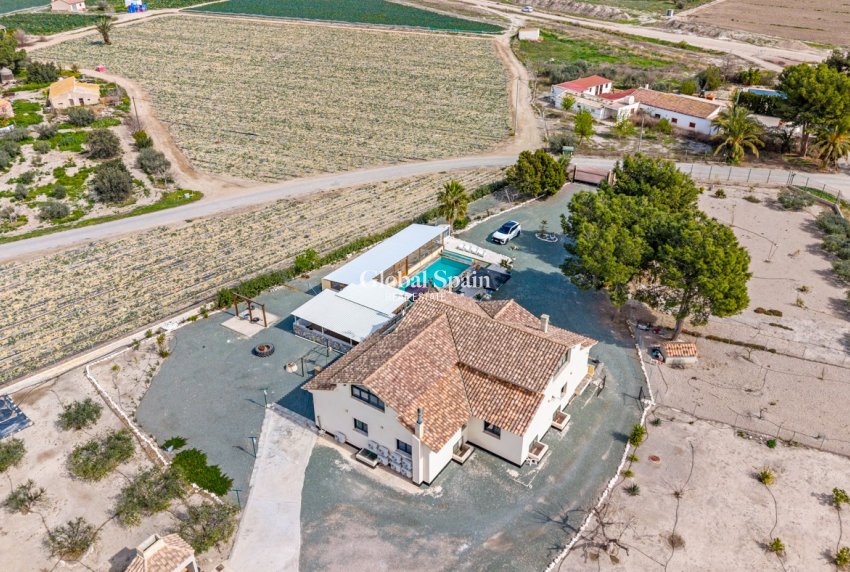 Resale - HOUSE -
EL ESPARRAGAL - Inland
