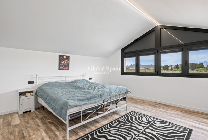 Resale - HOUSE -
EL ESPARRAGAL - Inland