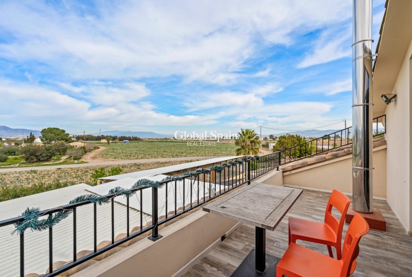 Resale - HOUSE -
EL ESPARRAGAL - Inland