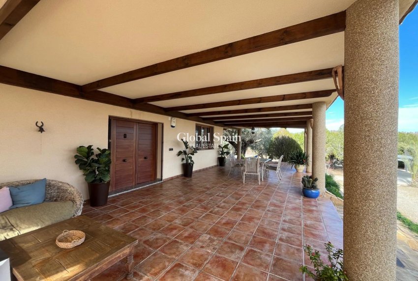Resale - HOUSE -
EL ESPARRAGAL - Inland