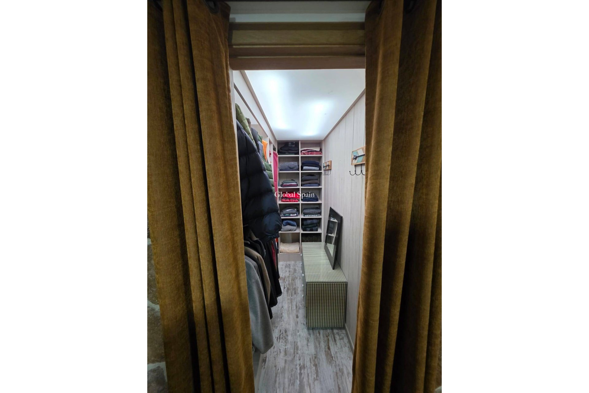 Resale - HOUSE -
EL PALMAR - Zona Centro