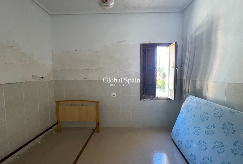 Resale - HOUSE -
ELCHE - Costa Blanca