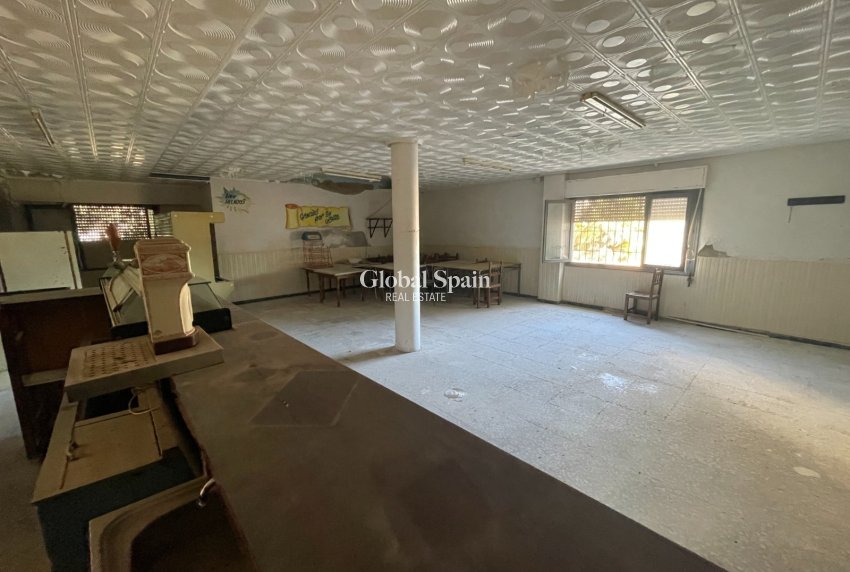 Resale - HOUSE -
ELCHE - Costa Blanca