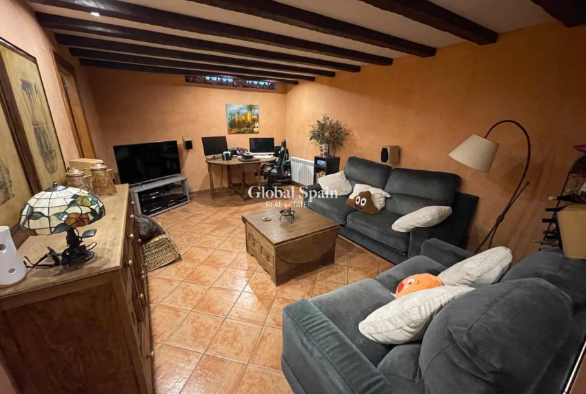 Resale - HOUSE -
ELCHE - Costa Blanca