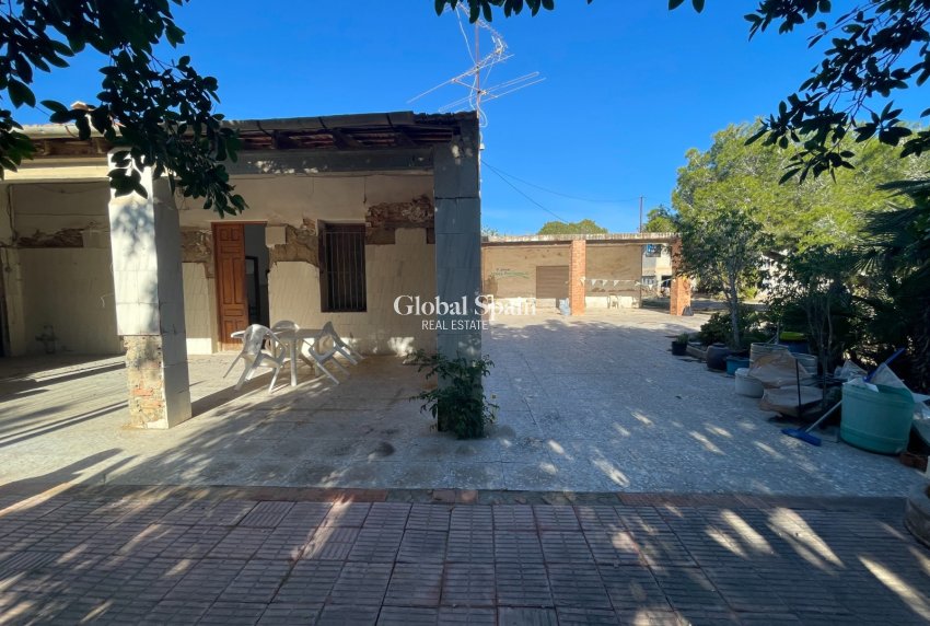 Resale - HOUSE -
ELCHE - Costa Blanca
