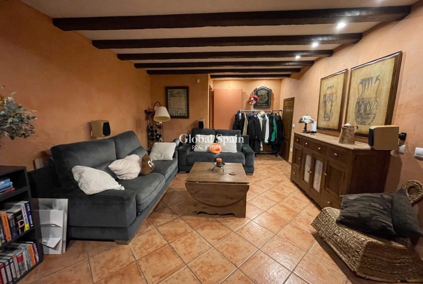 Resale - HOUSE -
ELCHE - Costa Blanca