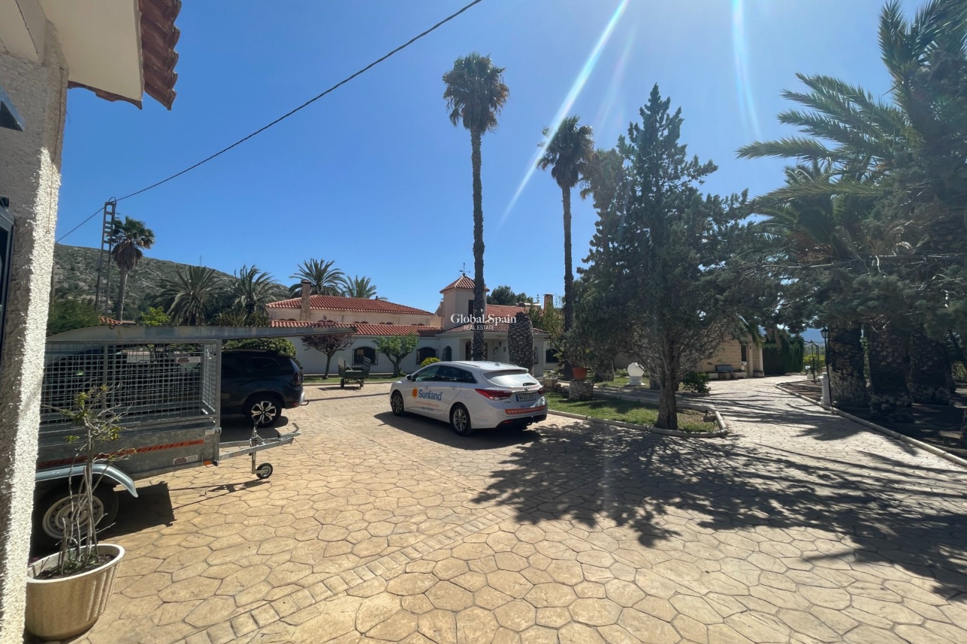 Resale - HOUSE -
ELDA - Inland