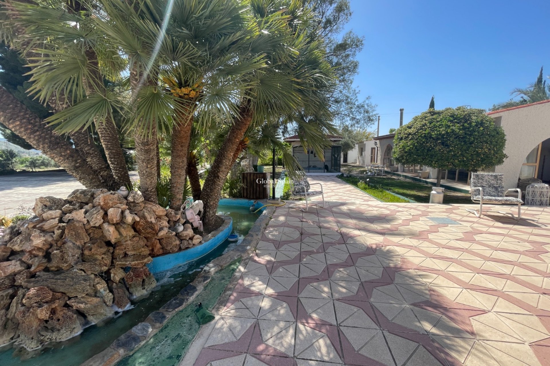 Resale - HOUSE -
ELDA - Inland