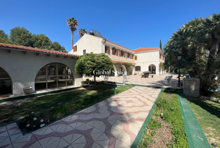 Resale - HOUSE -
ELDA - Inland