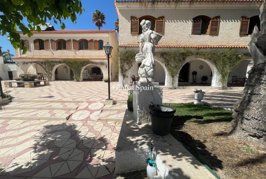 Resale - HOUSE -
ELDA - Inland