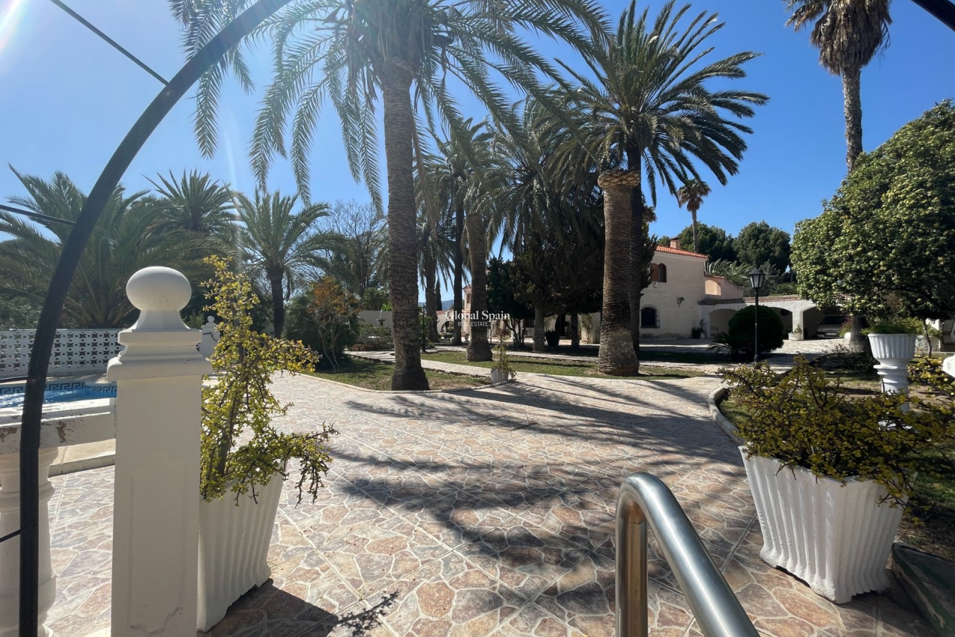 Resale - HOUSE -
ELDA - Inland