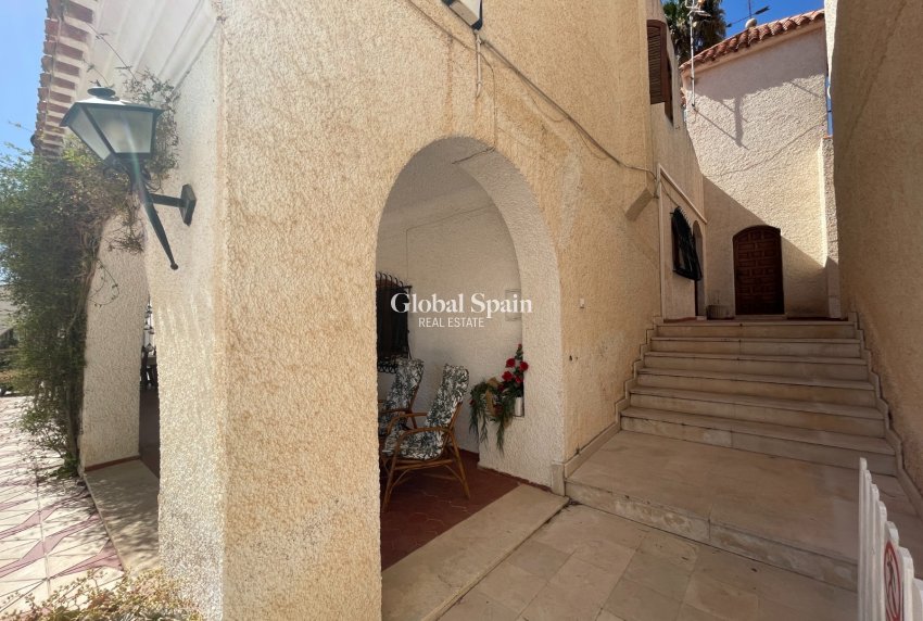 Resale - HOUSE -
ELDA - Inland