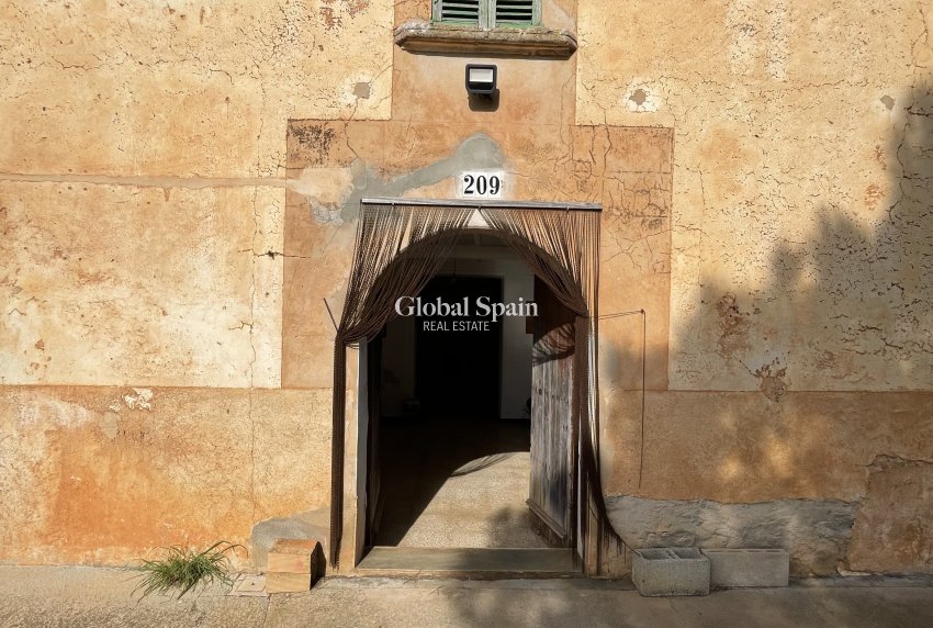 Resale - HOUSE -
Felanitx - optional location detail