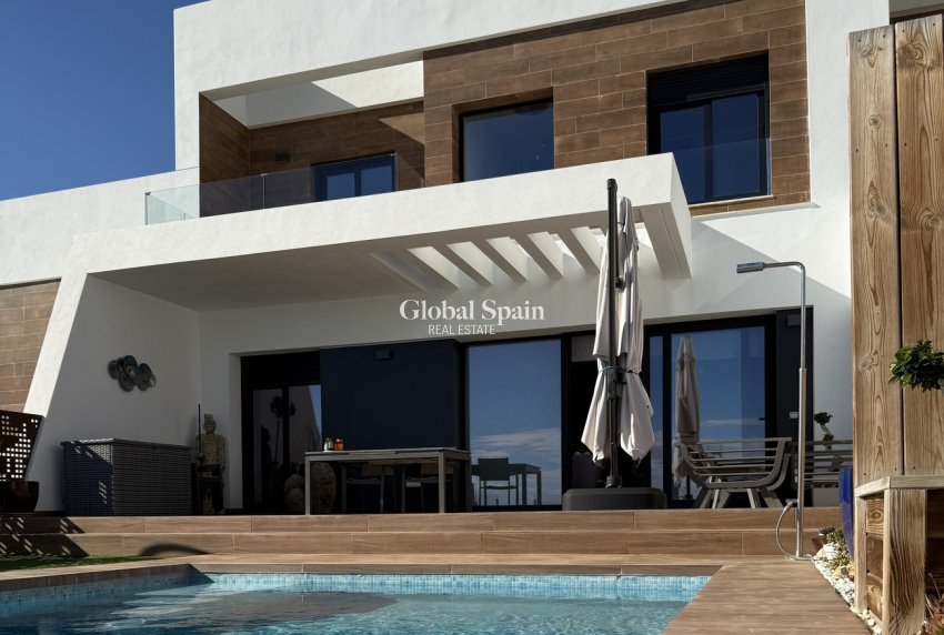 Resale - HOUSE -
FINESTRAT - Costa Blanca