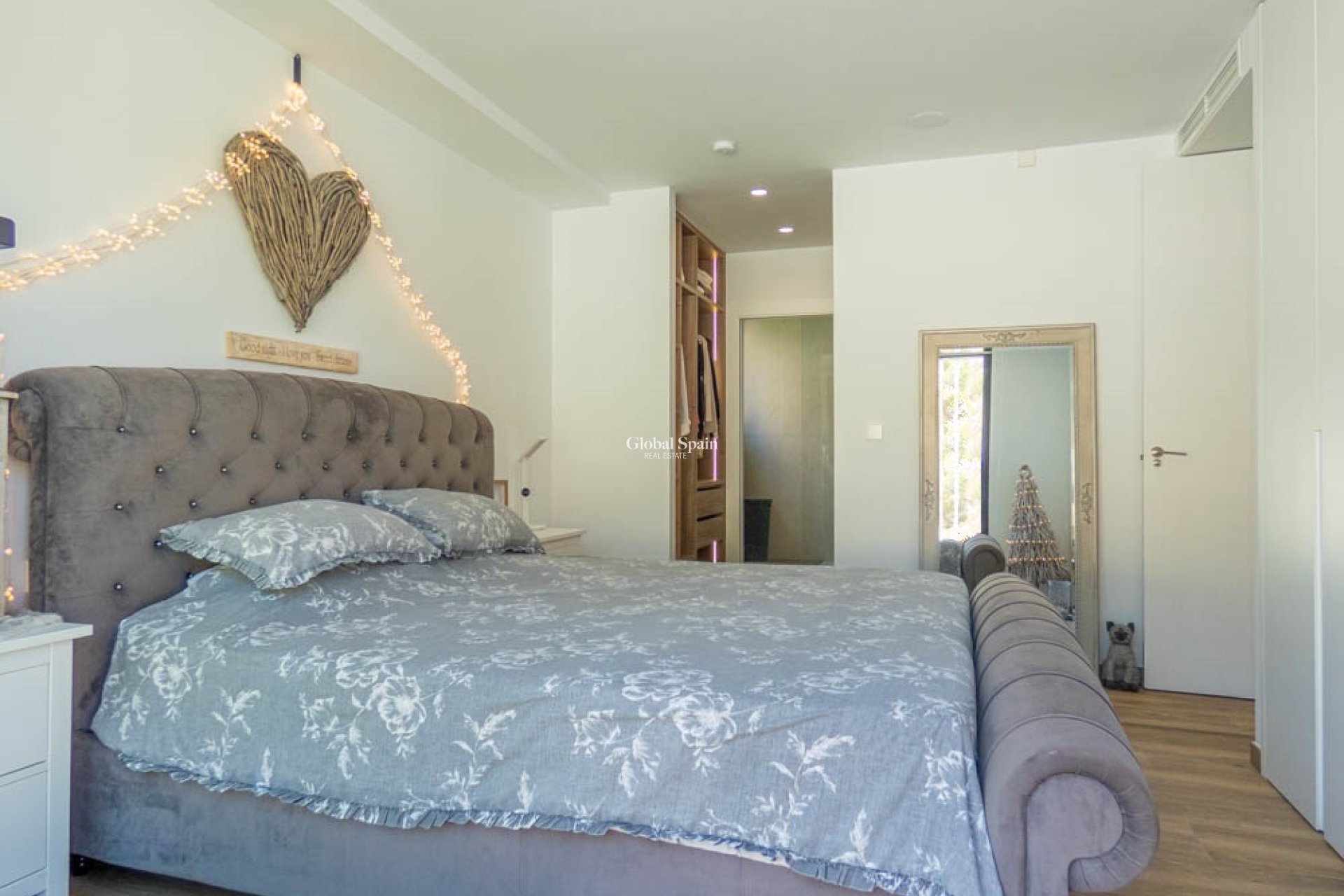 Resale - House -
Font del Llop