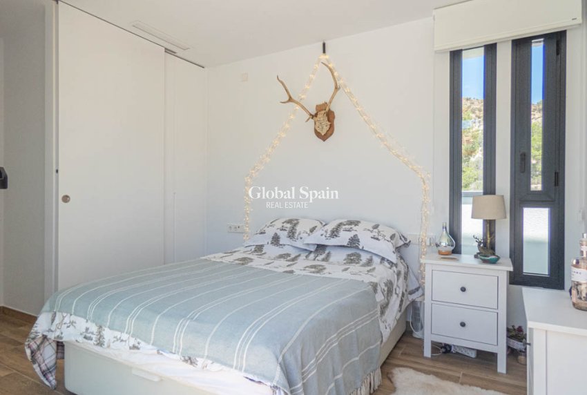 Resale - House -
Font del Llop