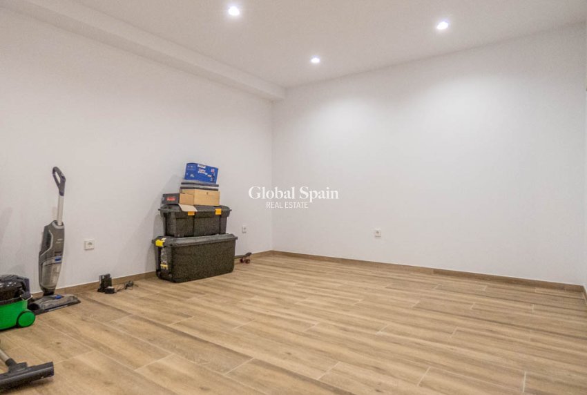 Resale - House -
Font del Llop