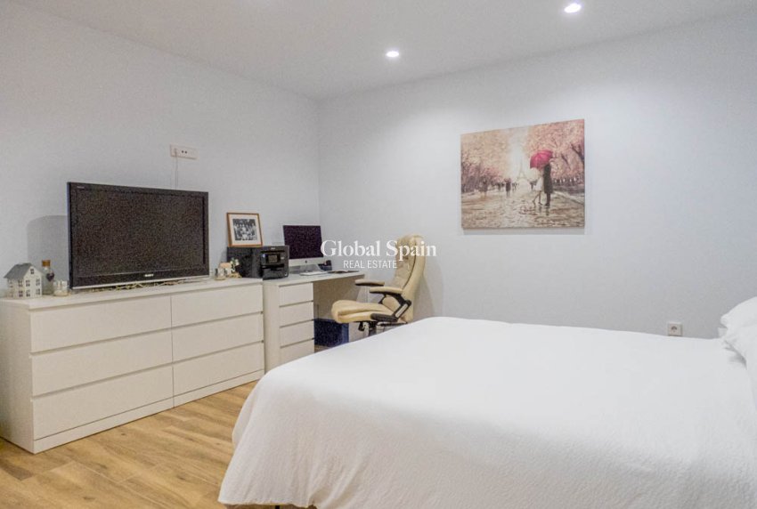 Resale - House -
Font del Llop