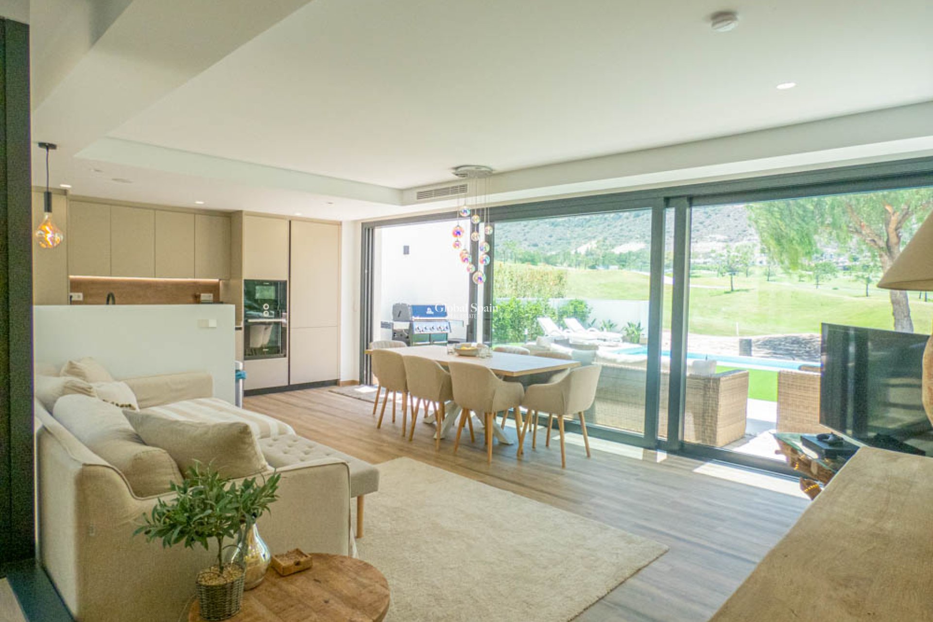 Resale - House -
Font del Llop