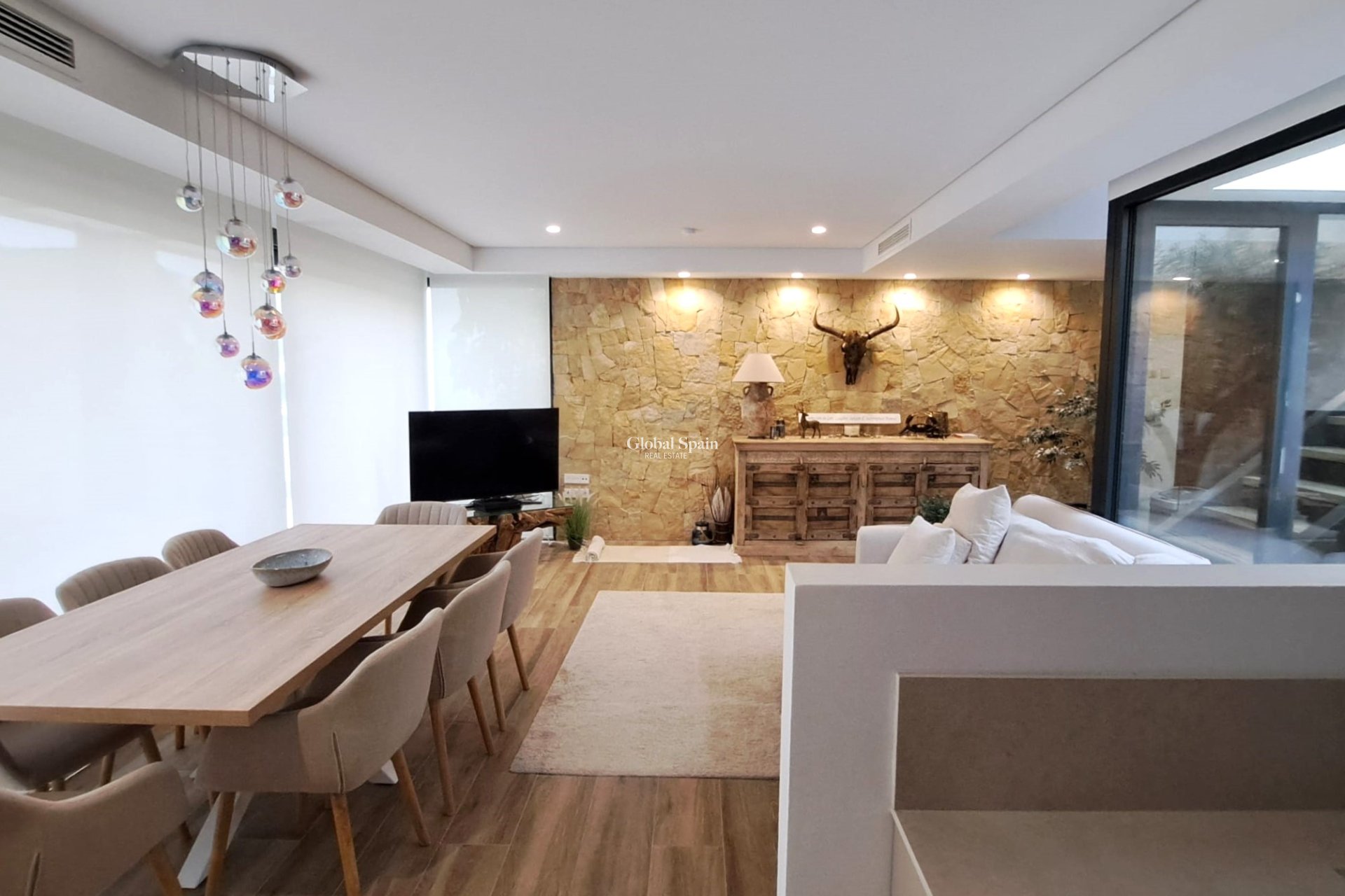 Resale - House -
Font del Llop