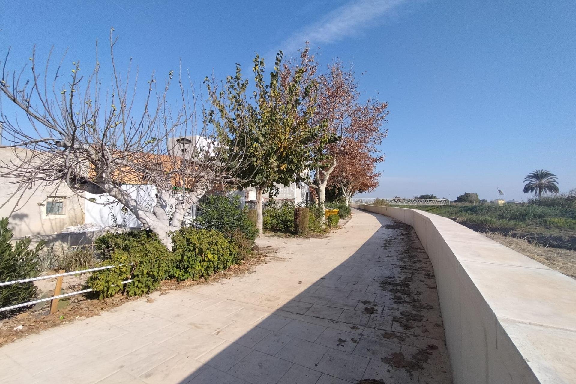 Resale - HOUSE -
FORMENTERA DEL SEGURA - Centro