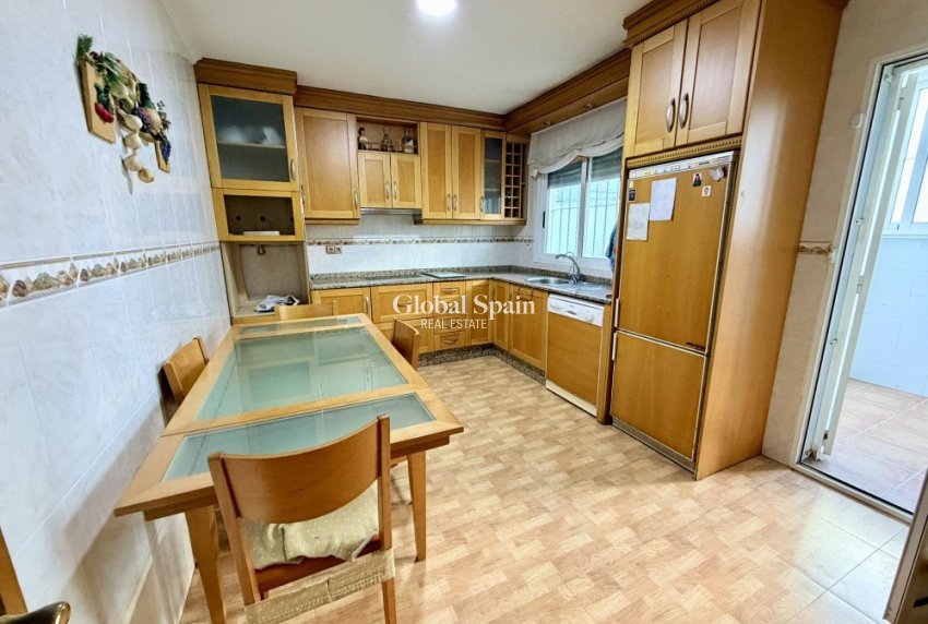 Resale - HOUSE -
FORMENTERA DEL SEGURA - Costa Blanca