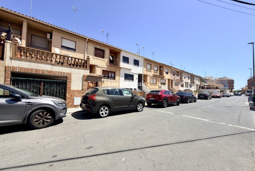 Resale - HOUSE -
FORMENTERA DEL SEGURA - Costa Blanca
