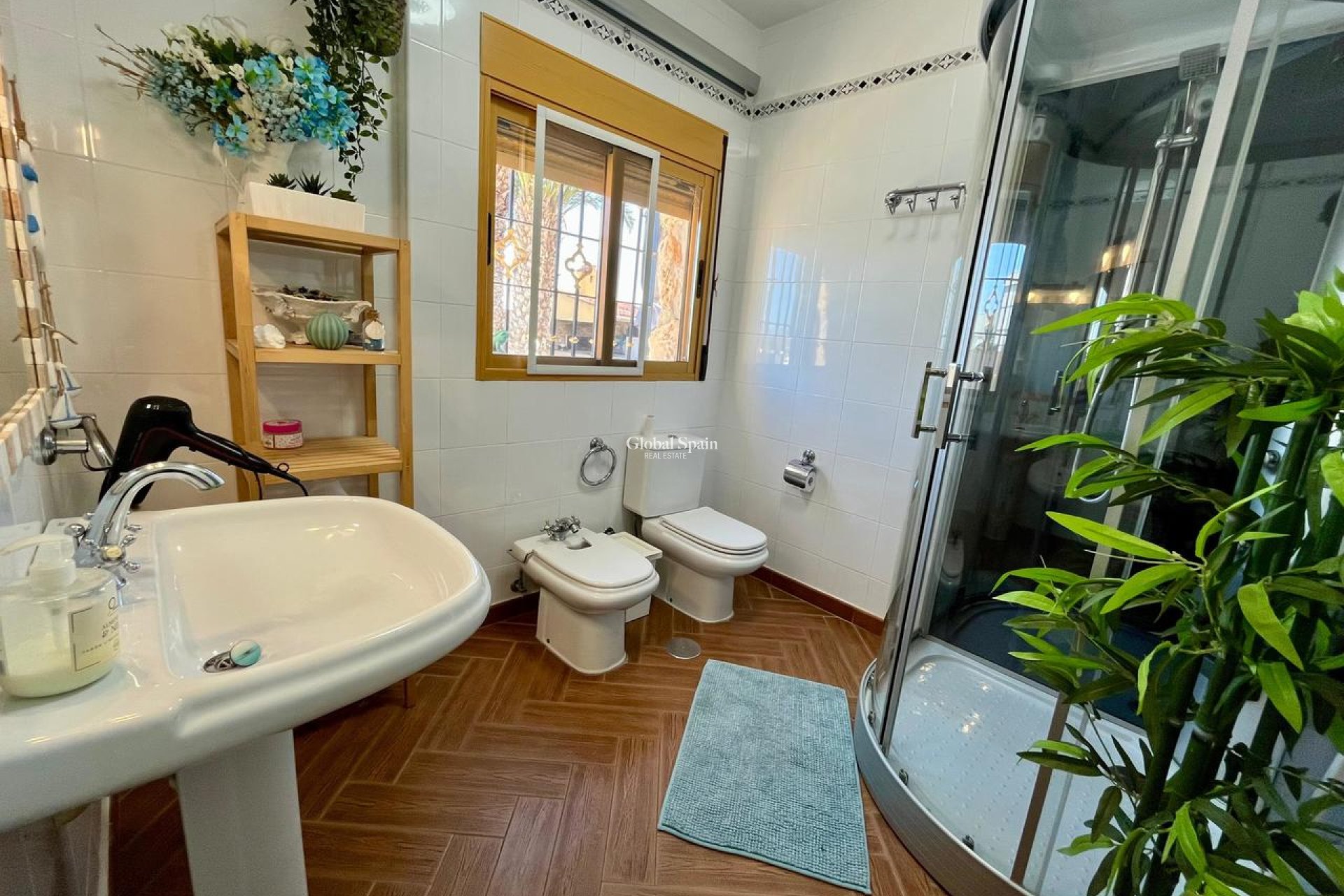 Resale - HOUSE -
FORTUNA - Inland