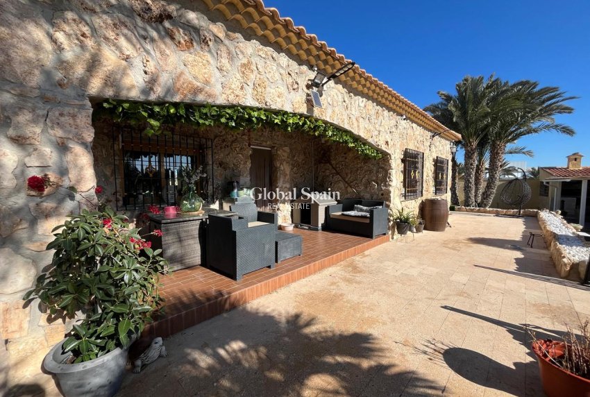 Resale - HOUSE -
FORTUNA - Inland